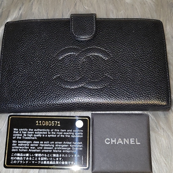 CHANEL Handbags - Chanel Black caviar leather wallet